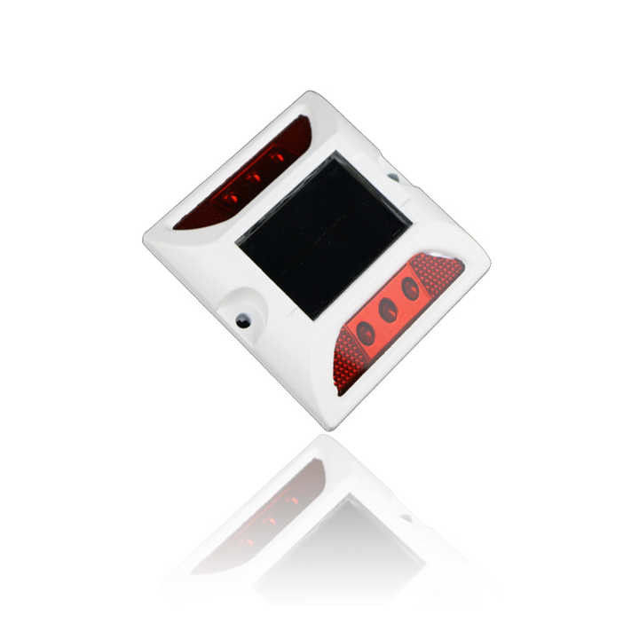 IP68 Flashing Steady Aluminum Solar Road Stud 5 cores para estrada escura