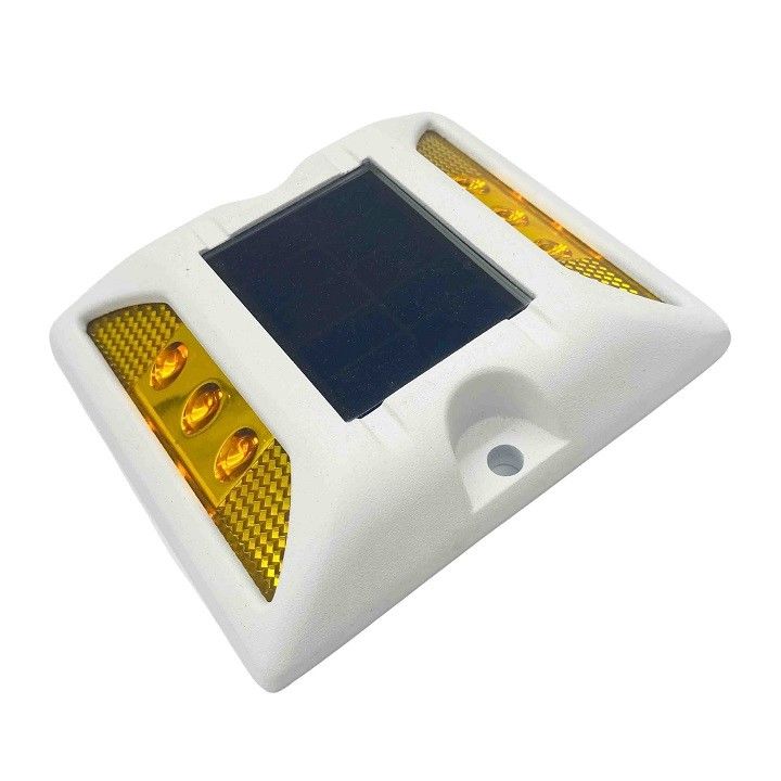 125 * 110 * 25mm Refletores de estrada movidos a energia solar Marcadores rodoviários Olho de gato solar